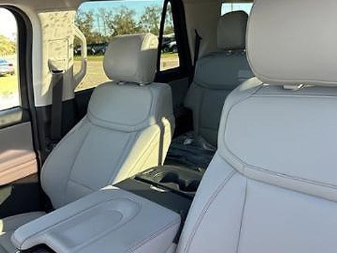 New 2025 Ford Expedition Active image 28