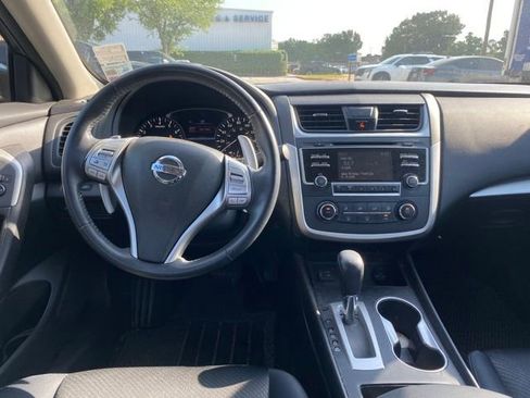 Used 2017 Nissan Altima 2.5 SR FWD image 15