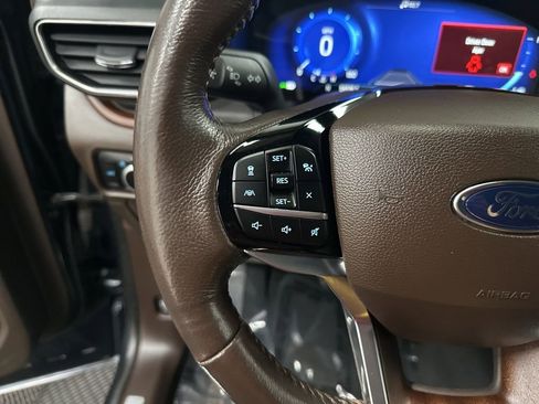 Used 2023 Ford Explorer King Ranch w/ Technology Package AWD/4WD image 15