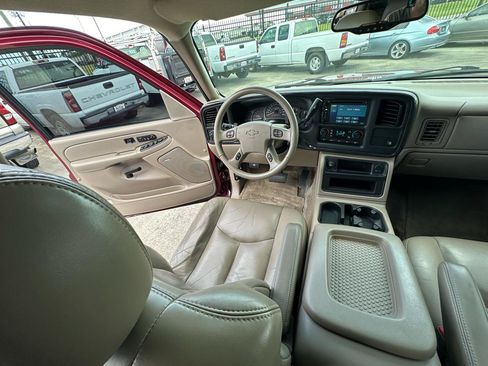 Used 2006 Chevrolet Suburban LTZ w/ Preferred Equipment Group AWD/4WD image 42