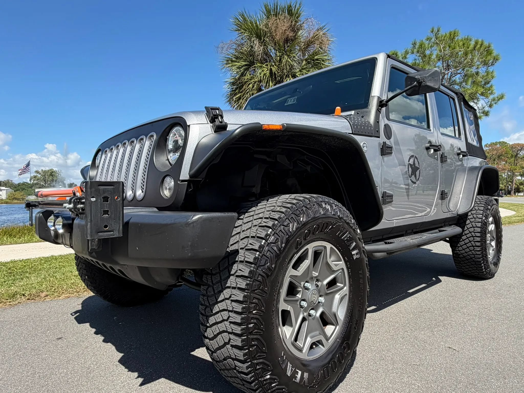 Used 2016 Jeep Wrangler Unlimited Sport w/ Connectivity Group AWD/4WD image 5