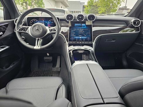 Used 2026 Mercedes-Benz GLC 300 4MATIC image 18