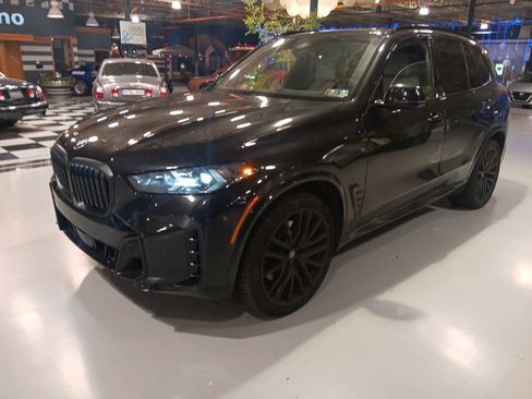 Used 2026 BMW X5 xDrive40i w/ M Sport Package AWD/4WD image 11