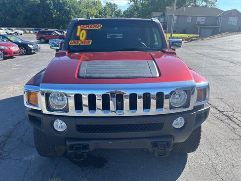 Used 2010 HUMMER H3 w/ Appearance Package AWD/4WD image 3