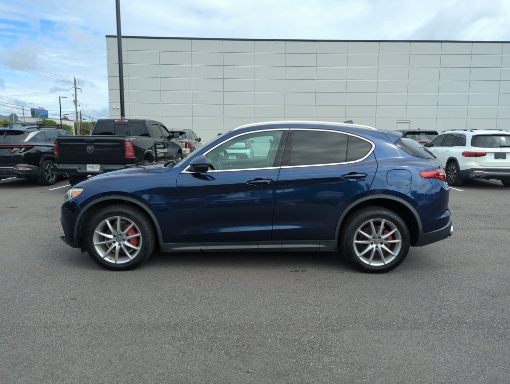 Used 2018 Alfa Romeo Stelvio Ti AWD/4WD image 4