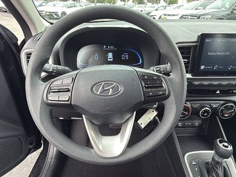 Used 2023 Hyundai Venue SE image 19