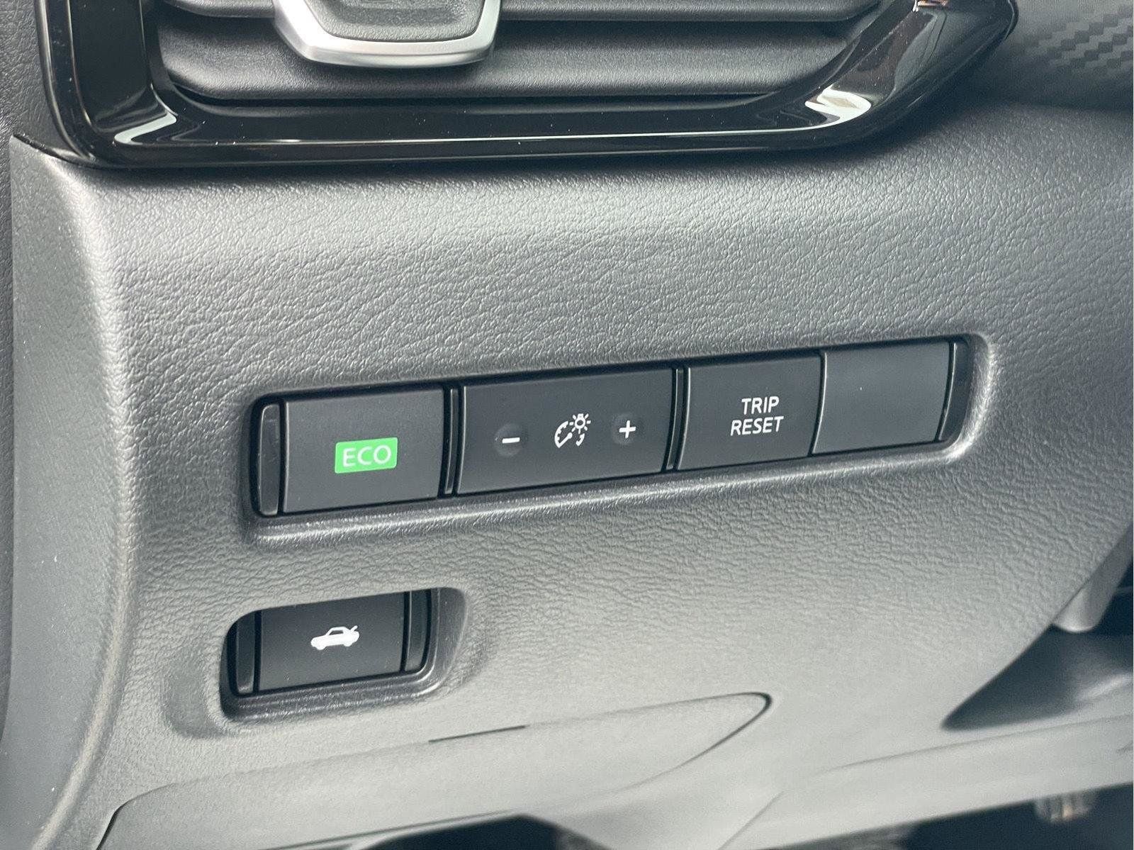 Used 2025 Nissan Sentra SV w/ All-Weather Package FWD image 24