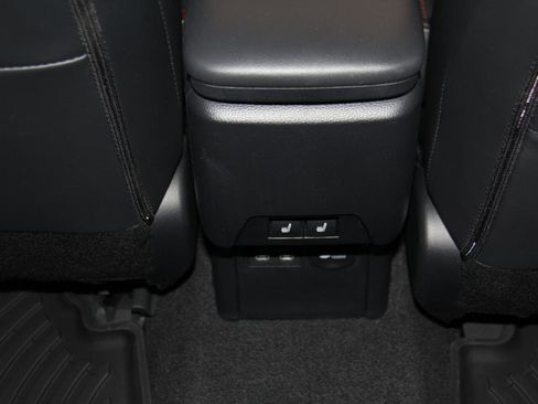 Used 2025 Toyota Prius Plug-In Hybrid image 19