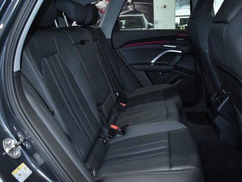 Used 2025 Audi Q5 Premium Plus w/ Premium Plus AWD/4WD image 28
