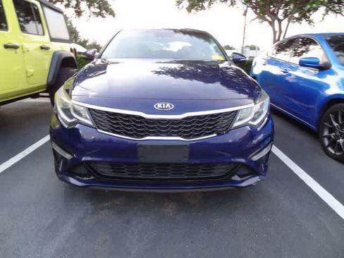 Used 2019 Kia Optima LX w/ LX 17" Wheel Package FWD image 2