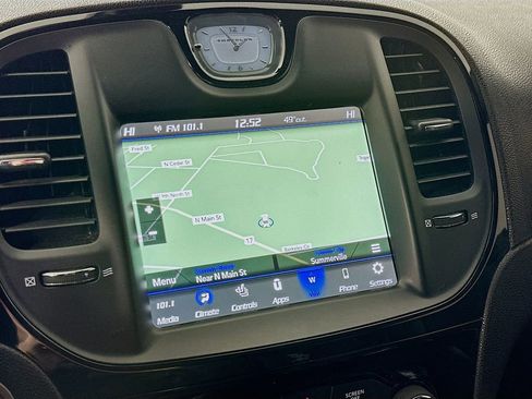 Used 2022 Chrysler 300 S image 27