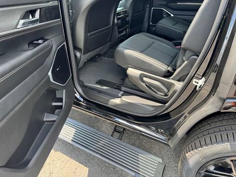 New 2026 Jeep Grand Wagoneer Limited AWD/4WD image 25