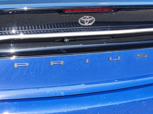New 2026 Toyota Prius Plug-In Hybrid FWD image 11