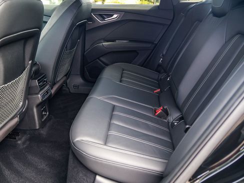 Used 2023 Audi Q4 e-tron Premium Plus w/ Premium Plus RWD image 19