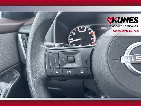 Used 2023 Nissan Rogue S image 20