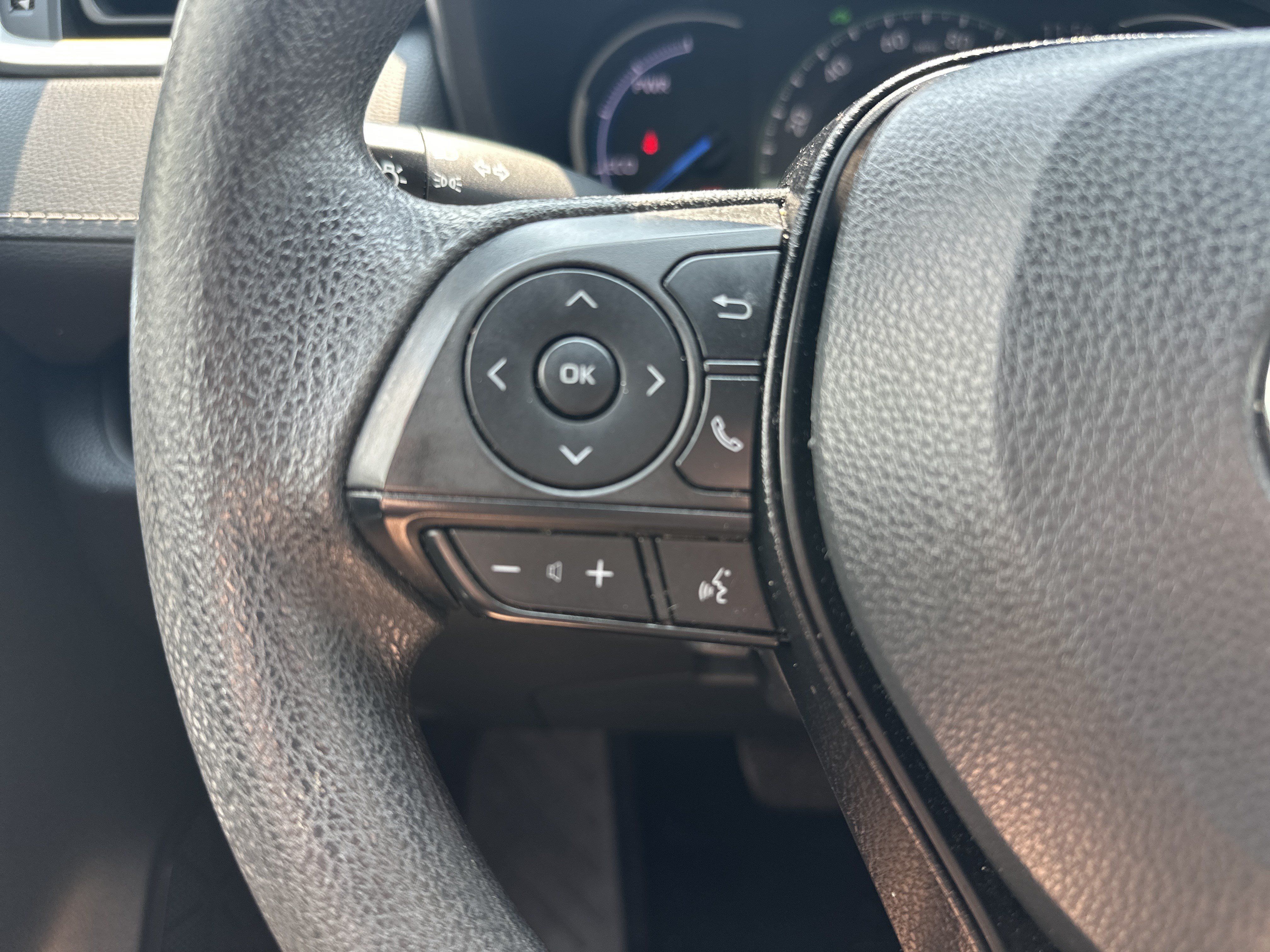 Used 2024 Toyota RAV4 LE AWD/4WD image 18