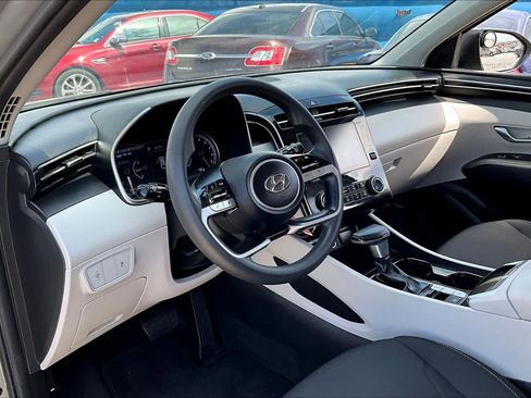 Used 2023 Hyundai Tucson SE image 16