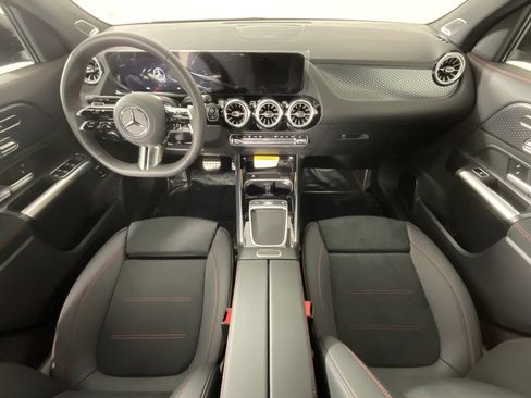 Used 2025 Mercedes-Benz GLA 250 4MATIC image 29