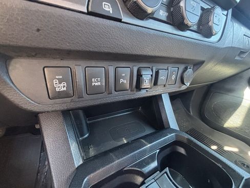 Used 2021 Toyota Tacoma TRD Sport w/ Technology Package RWD image 26