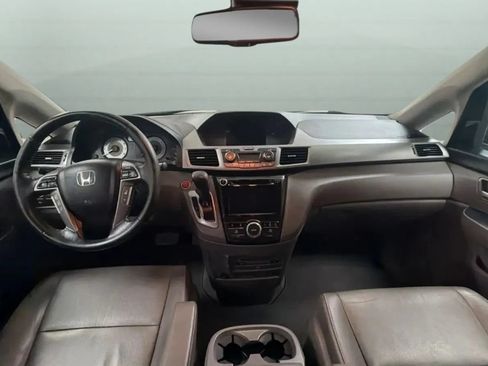 Used 2015 Honda Odyssey Touring Elite image 9