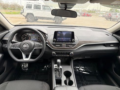 Used 2025 Nissan Altima 2.5 SV image 26