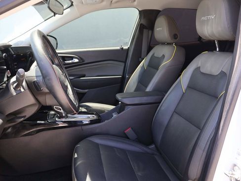Used 2024 Chevrolet Trax ACTIV w/ Sunroof Package FWD image 9