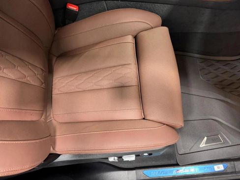 New 2026 BMW X7 M60i image 22