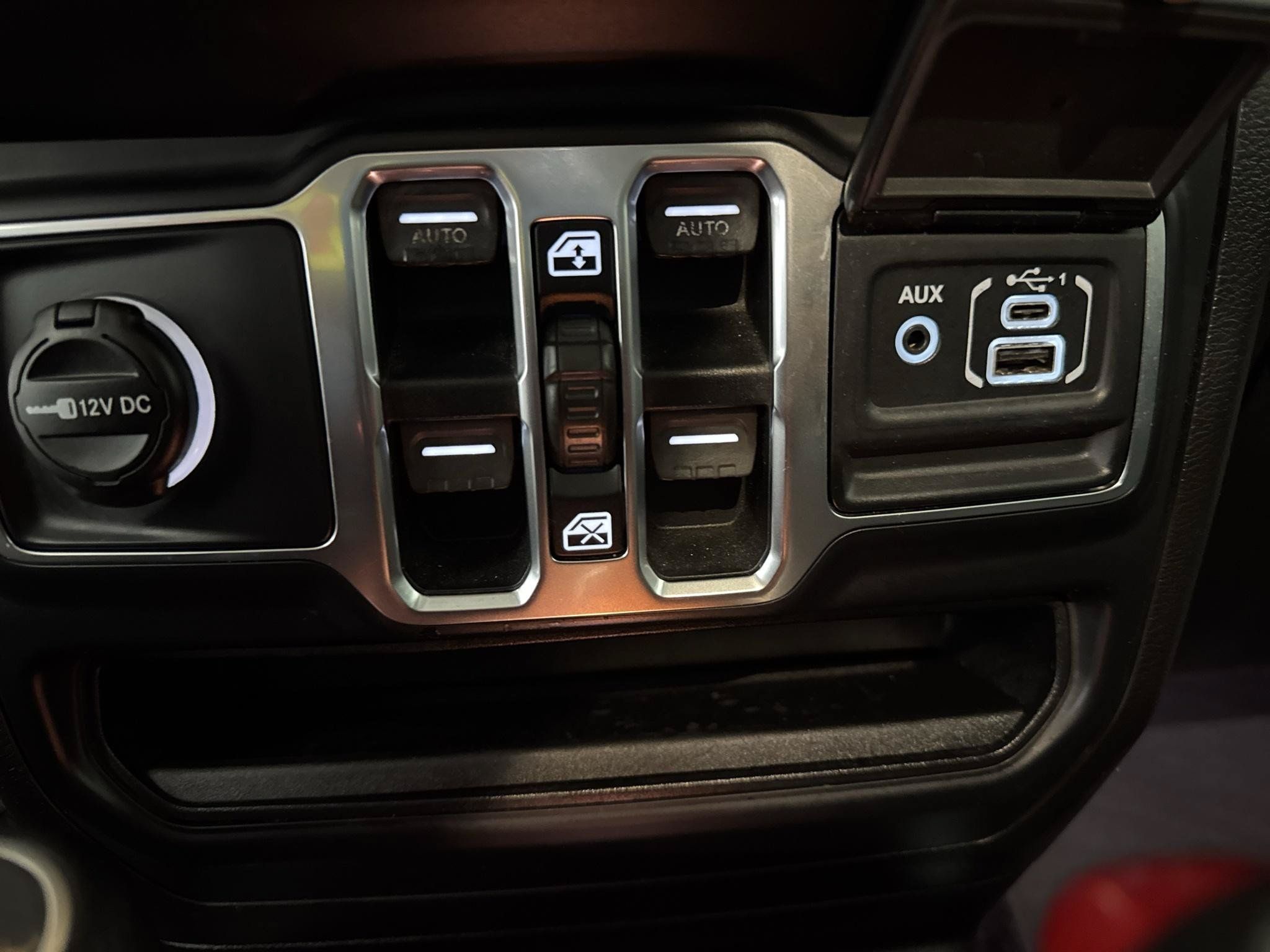 Used 2019 Jeep Wrangler Unlimited Sport S AWD/4WD image 14