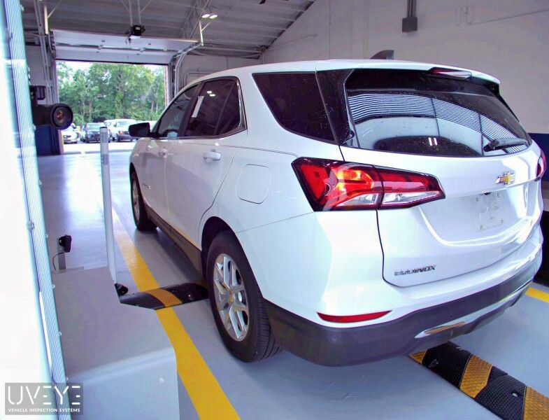 Used 2023 Chevrolet Equinox LT AWD/4WD image 4