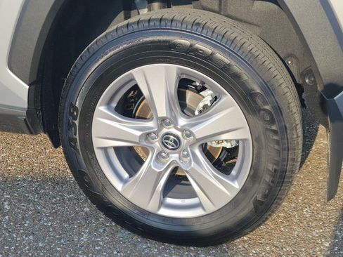 Used 2025 Toyota RAV4 XLE AWD/4WD image 22