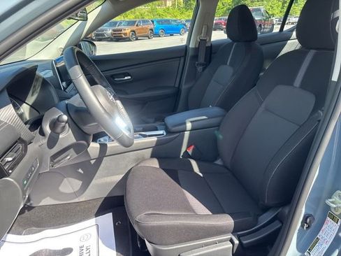 Used 2025 Nissan Sentra SV w/ All-Weather Package FWD image 9