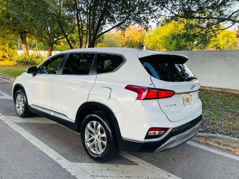 Used 2020 Hyundai Santa Fe SE image 3