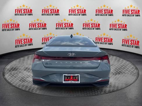 Used 2022 Hyundai Elantra SEL FWD image 6