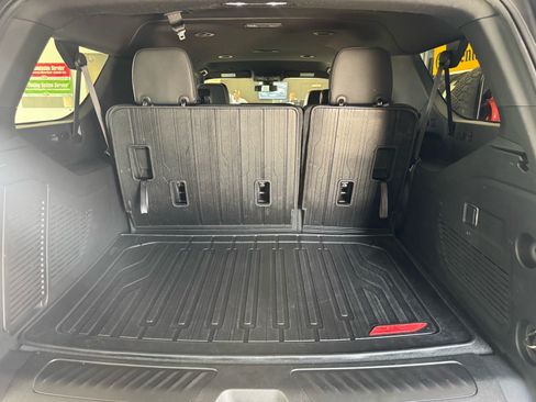 Used 2022 GMC Yukon XL SLT AWD/4WD image 9