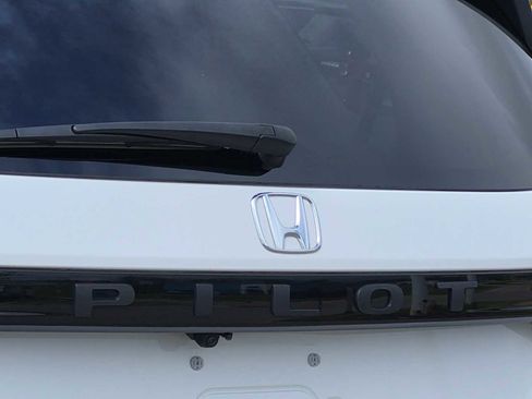 Certified 2025 Honda Pilot EX-L image 13