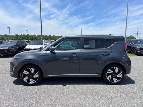Used 2023 Kia Soul GT-Line FWD image 2