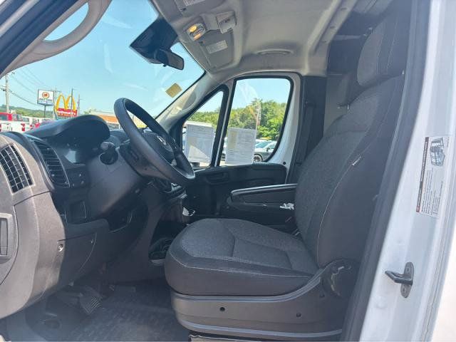 Used 2025 RAM ProMaster 2500 w/ U-Haul Equipment Group FWD image 18