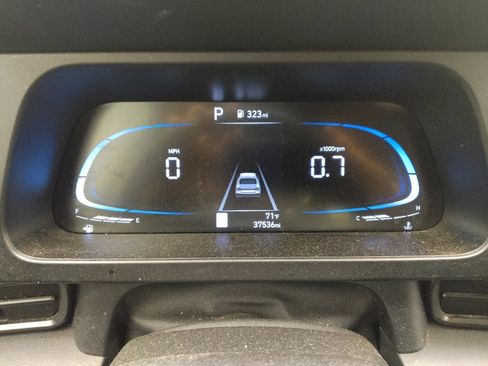 Used 2025 Hyundai Elantra Sport FWD image 23