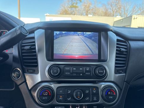 Used 2019 Chevrolet Suburban LT image 18