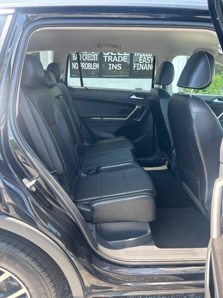 Used 2021 Volkswagen Tiguan SE AWD/4WD image 31