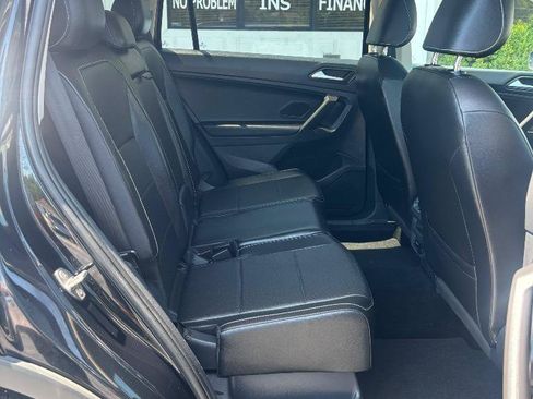 Used 2021 Volkswagen Tiguan SE AWD/4WD image 31