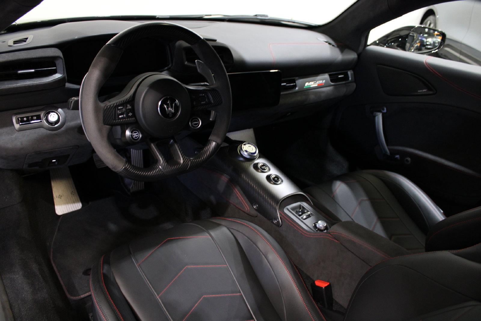 Used 2022 Maserati MC20 Coupe RWD image 36