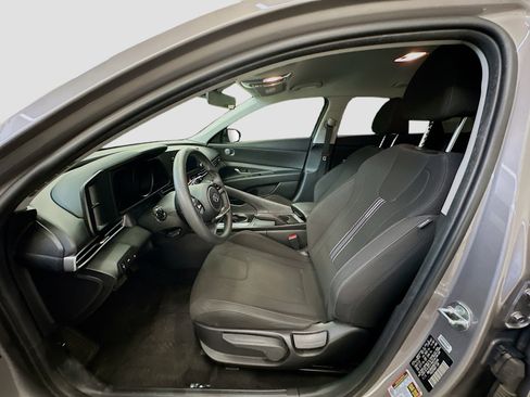 Used 2022 Hyundai Elantra SEL image 13