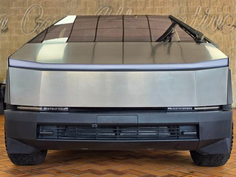 Used 2024 Tesla Cybertruck AWD Crew Cab image 3