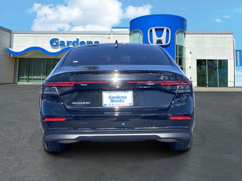 Used 2025 Honda Accord SE image 5