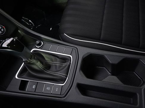 Used 2024 Volkswagen Jetta Sport FWD image 31