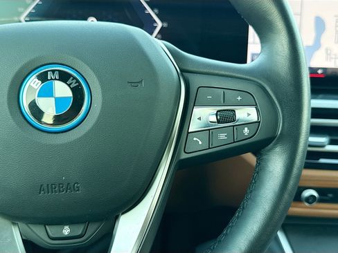 Used 2023 BMW i4 eDrive35 w/ Premium Package RWD image 39