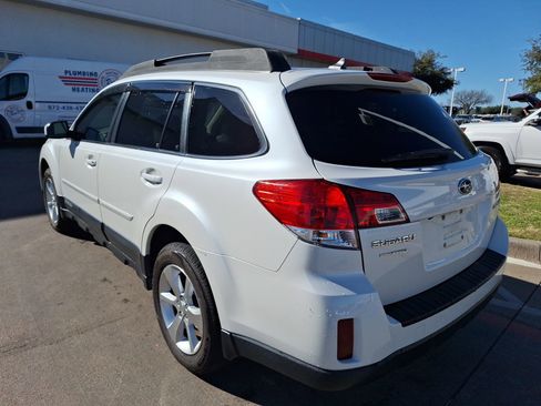 Used 2013 Subaru Outback 2.5i Limited image 4