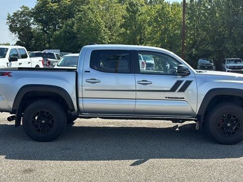 Used 2023 Toyota Tacoma SR5 AWD/4WD image 26