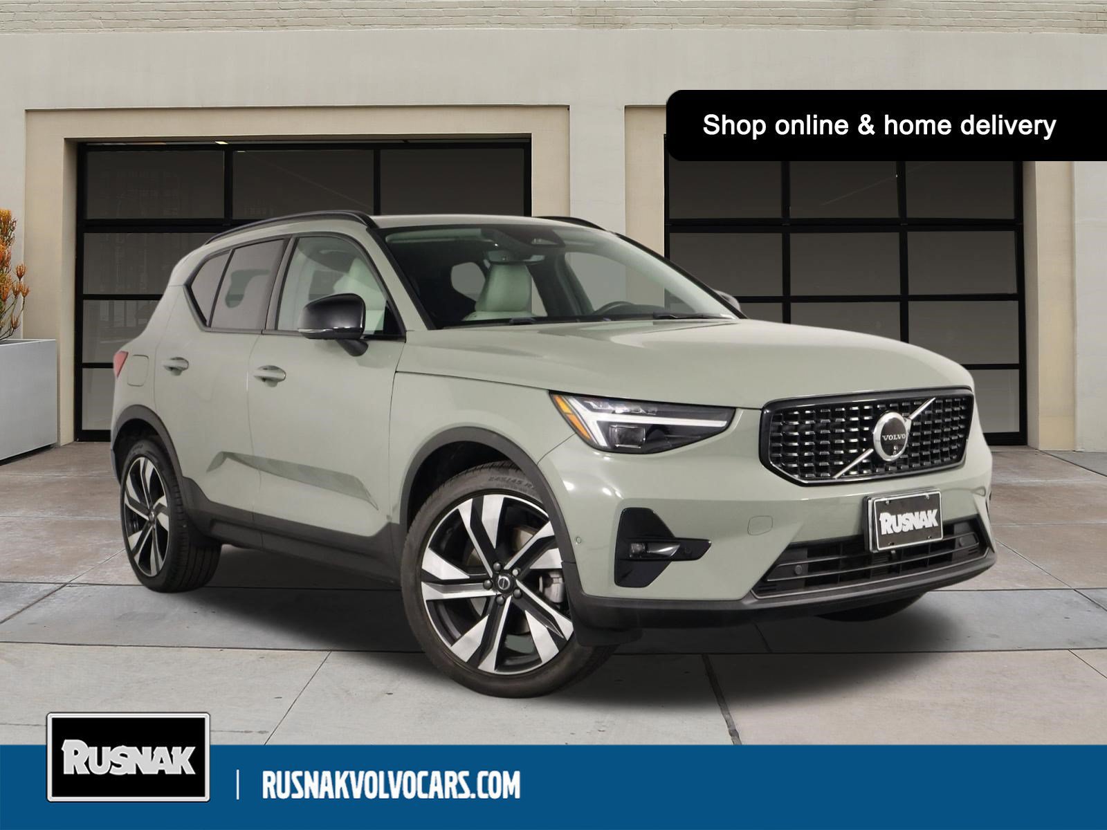 Used 2024 Volvo XC40 B5 Plus w/ Protection Package Premier AWD/4WD image 1